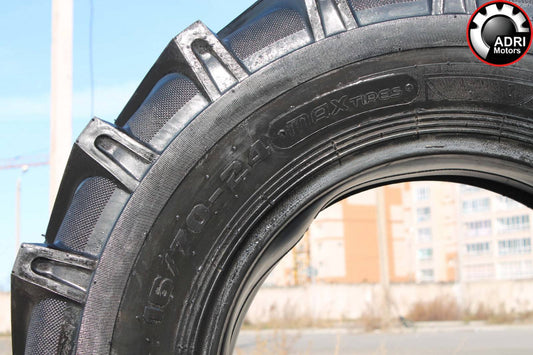 шини 16.70-24 MAXtires для фронтального навантажувача