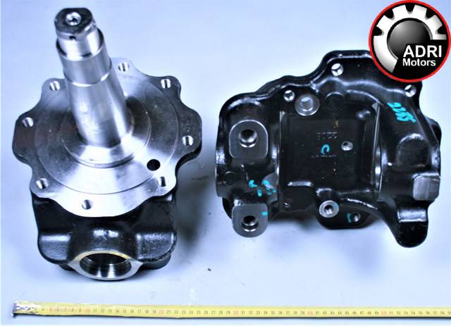 Цапфа (правий кулак) моста VGD95 для вантажівки HOWO T5G — AZ4095410006