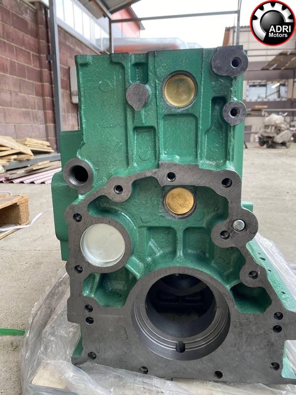 купити двигуновий блок в Україні блок циліндрів WD615 290 к.с. Euro 2 WEICHAI для HOWO