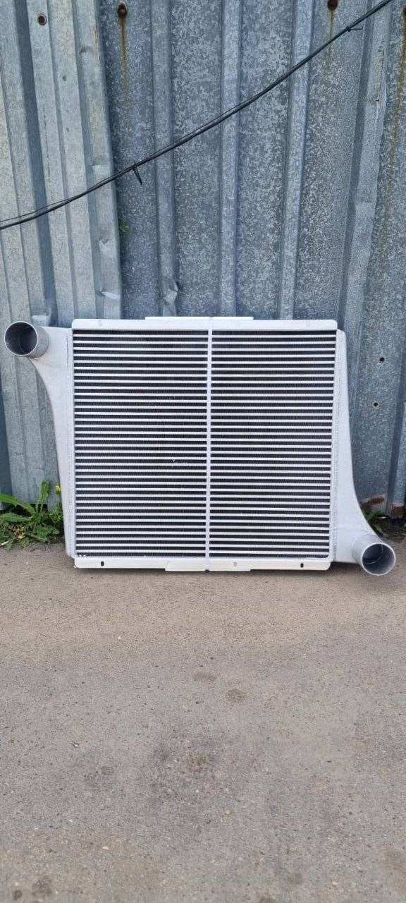 Радіатор охолодження наддувного повітря HOWO 371 к.с. — 805×690, WG9719530250