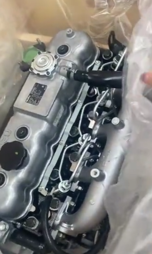 Isuzu 4JG2 Engine