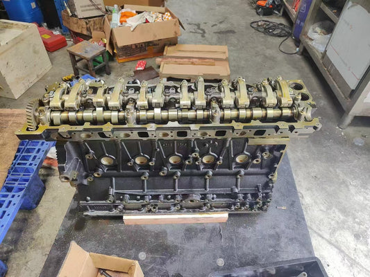 Isuzu 6HK1 Engine