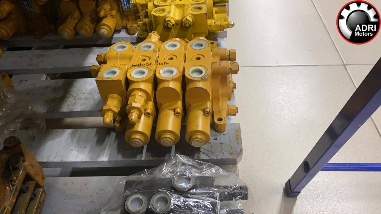 Гідророзподільник ZL30 під джойстик купити — розподільник гідравлічний на навантажувач