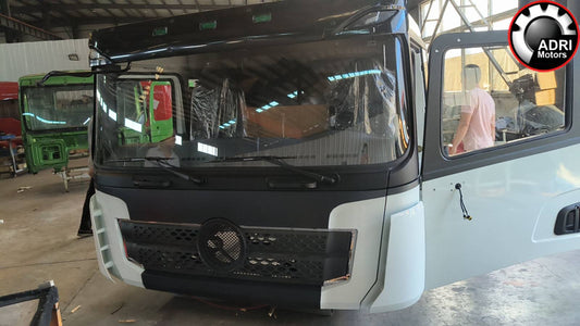 Біла кабіна тягача Шакман X3000 для вантажівки в Україні