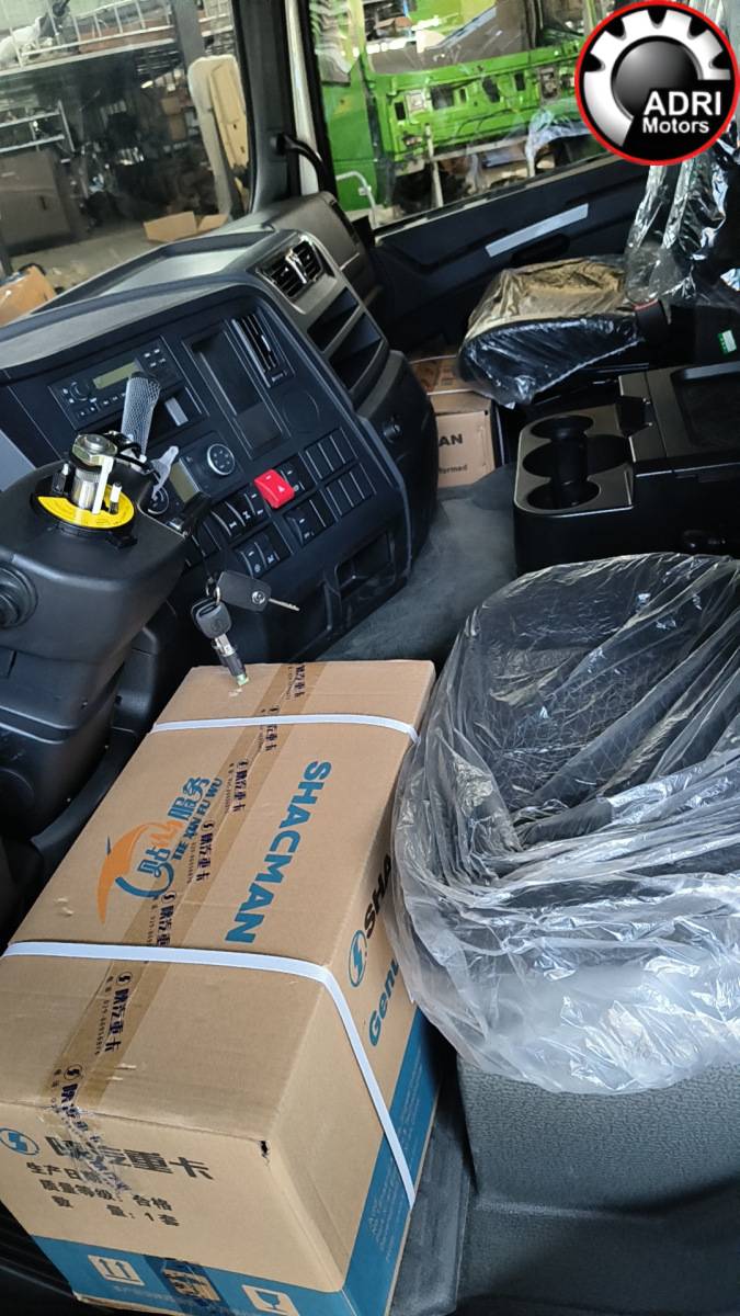 Біла кабіна тягача Шакман X3000 для вантажівки в Україні